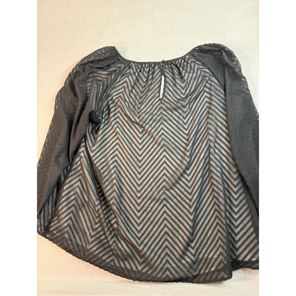 Signature Studio Plus Size 3X Blouse Black Chevron Textured Keyhole Lined - Picture 2 of 9